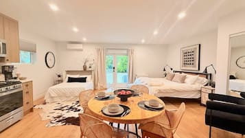 Een strijkplank/strijkijzer, gratis wifi, beddengoed