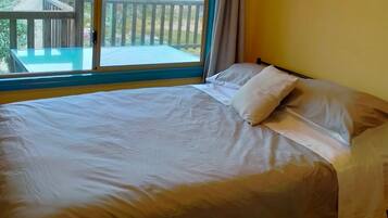 3 dormitoris, escriptori, planxa i posts de planxar i wifi gratuïta