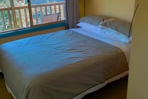 3 Schlafzimmer, Schreibtisch, Bügeleisen/Bügelbrett, kostenloses WLAN