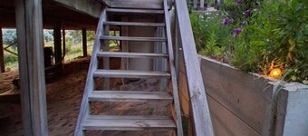 Stylish 3-bed retreat w/ ocean views, sundeck, close to trails and fishing spots