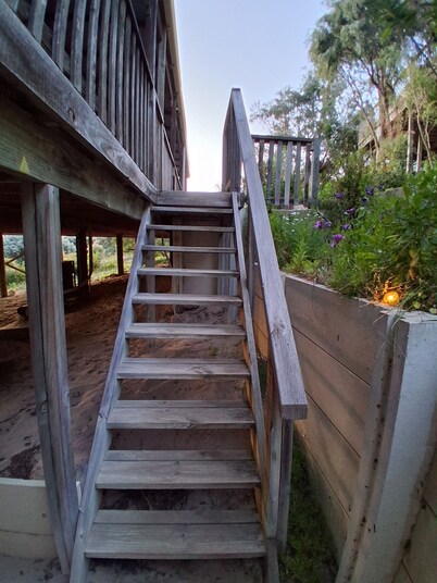 Stylish 3-bed retreat w/ ocean views, sundeck, close to trails and fishing spots