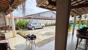 Blackout drapes, iron/ironing board, WiFi (free) - casa de eventos (Marica)