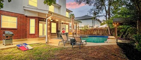 Alberca al aire libre y alberca climatizada