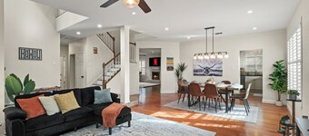 Family Friendly- 5BR - Pool & Hot Tub-Game Room & Playhouse- Fenced Yard-Firepit