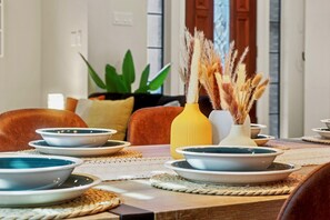 Dining - Families/Groups- 5BR - Heated Spa & Pool-Game Rm & Playhouse (Cedar Park)