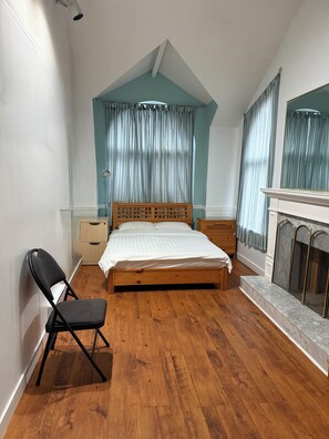 1 bedroom, internet, bed sheets