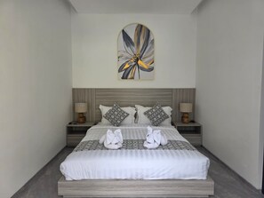 Villa, 3 Bedrooms | Desk, iron/ironing board, free WiFi - Villa Frost Berawa (Canggu)