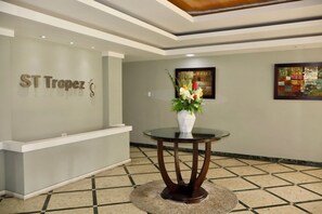 Lobby - Isla Verde Modern Apartment with Pool and Parking (Carolina)