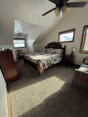 5 makuuhuonetta, silitysrauta/-lauta, ilmainen Wi-Fi, vuodevaatteet