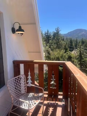 Property grounds - L'Après Chalet · Bear Mtn Views · Sleeps 6 · Pet-Friendly (Big Bear Lake)