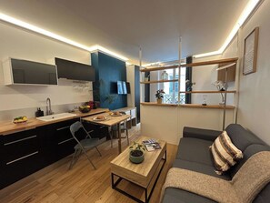 Living area - BnBNook - Chic 1BR by Les Halles (Paris)