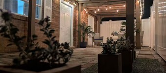 Charming studio in lovely Lakeland with AC