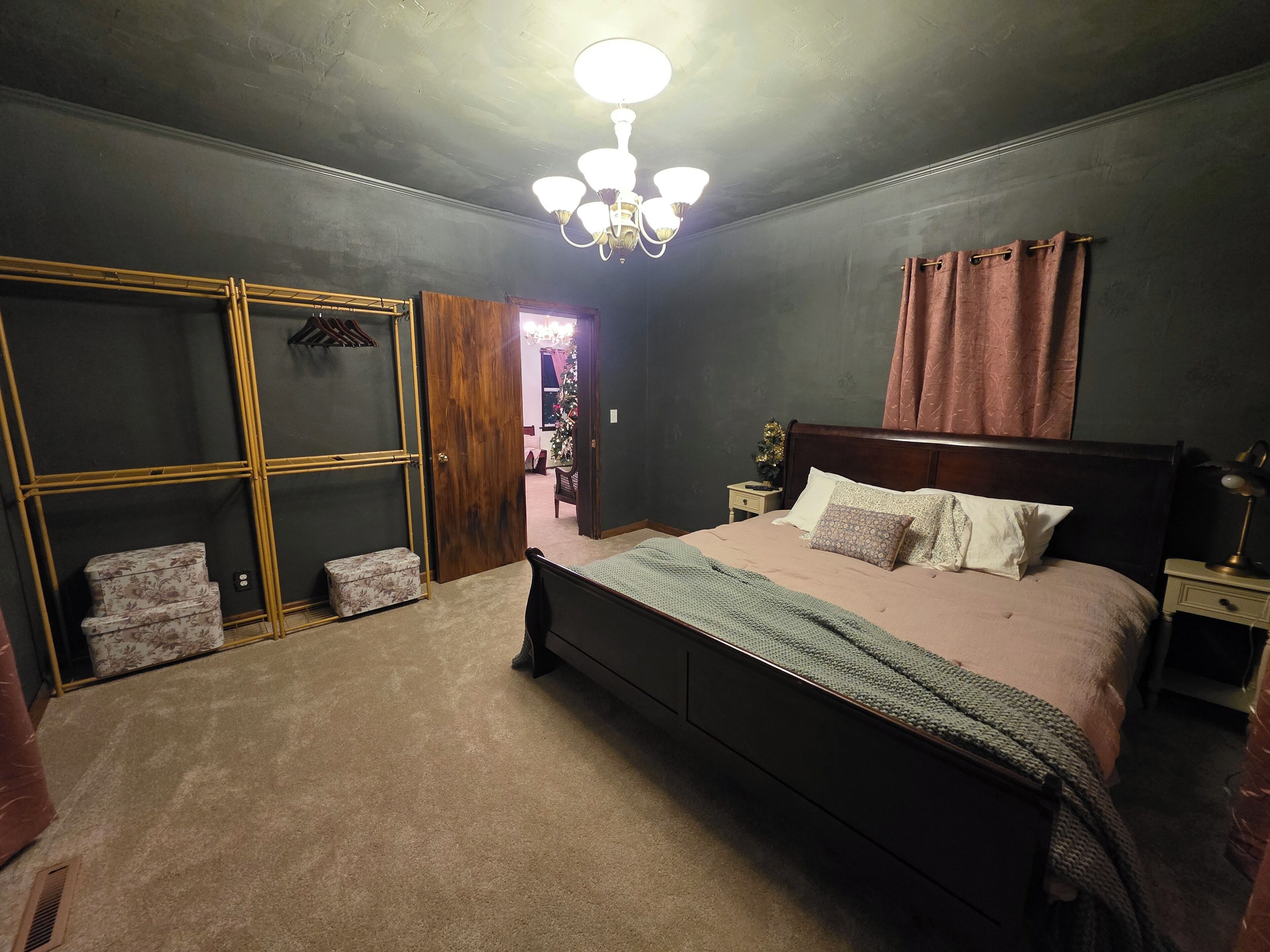 4 bedrooms, bed sheets