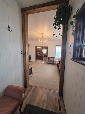 Interior - Charming 4-bedroom Gingerbread Victorian in Webster City (Webster City)