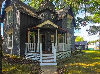 Charming 4-bedroom Gingerbread Victorian in Webster City