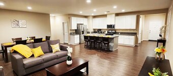 Fabulous 4-bedroom house with AC in Riverside