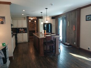 Private kitchen - Lots of open and private space for the family and pets (Fanning Springs)
