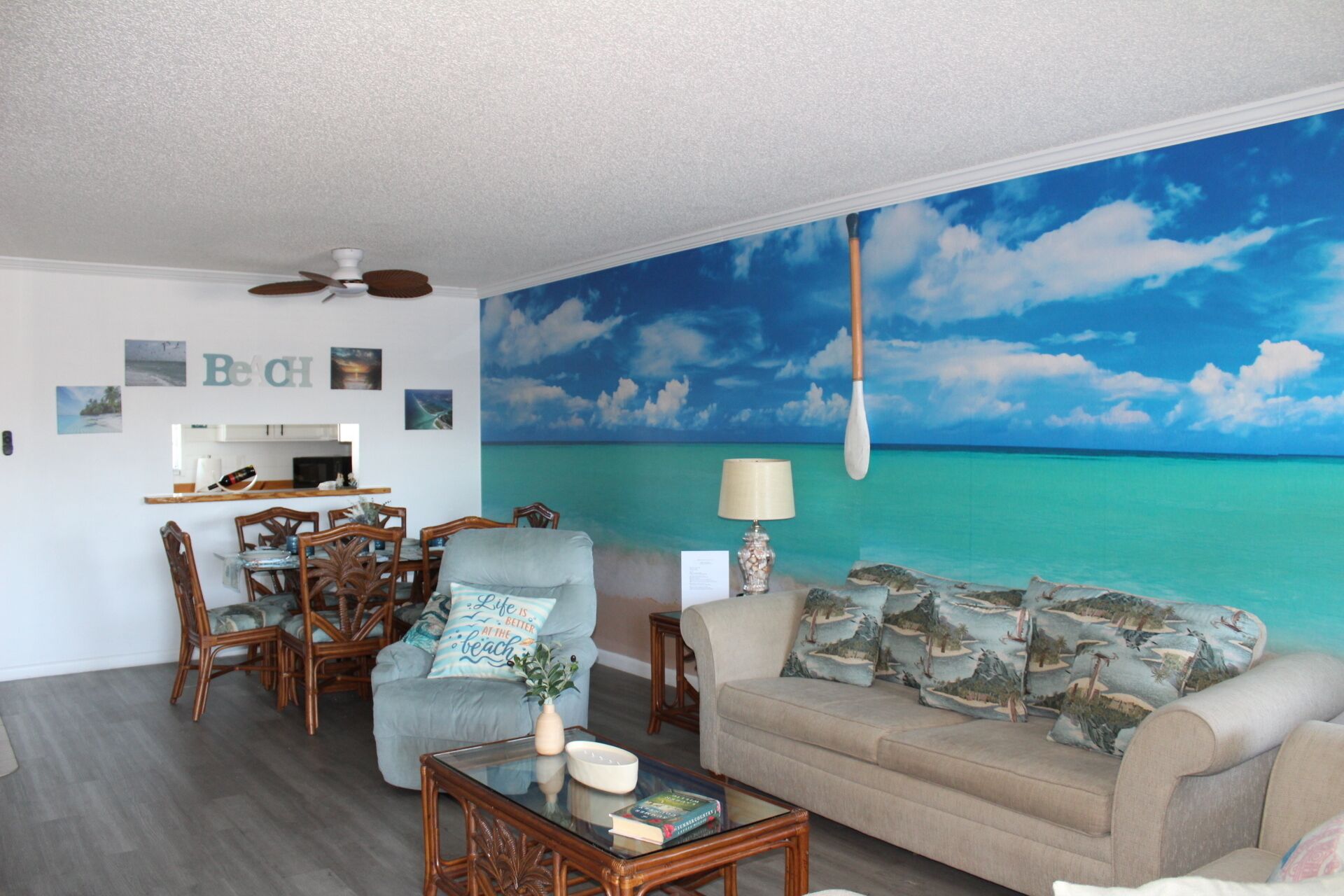 Smart TV, chimenea, videojuegos y tenis de mesa 