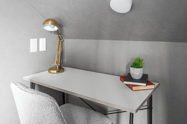 مكواة/لوح كي وواي فاي مجانًا