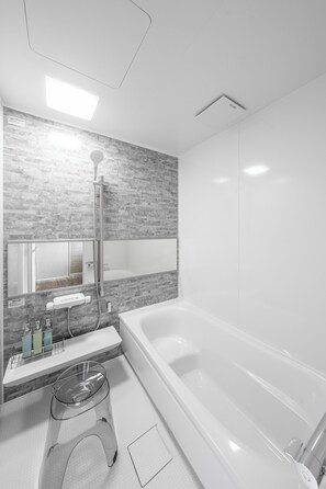 Combined shower/bathtub, free toiletries, hair dryer, slippers - SASAMEYUKI (Furano)
