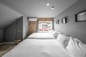 Bureau, fer et planche à repasser, Wi-Fi gratuit, draps fournis