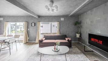 43-tommers fladskærms-tv med digitale kanaler