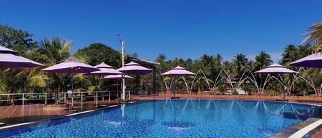 Piscina all'aperto, ombrelloni da piscina