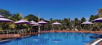 Rooster Mekong Resort