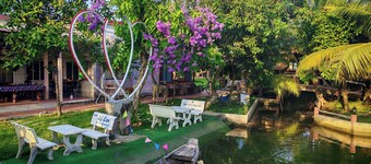 Rooster Mekong Resort