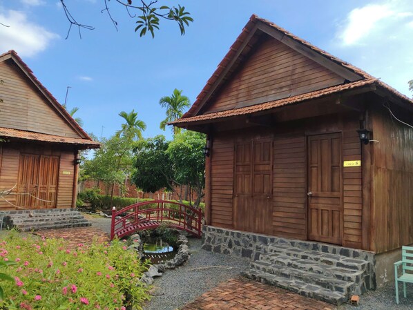 ستائر تعتيم وتجهيزات عازلة للصوت وواي فاي مجانًا