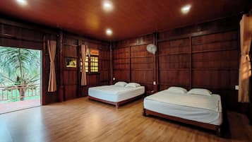 Standard Bungalow, 2 Katil Ratu (Queen), River View | Langsir/tirai gelap terus, kalis bunyi, Wi-fi percuma