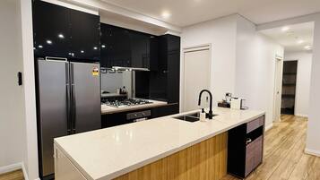 Microwave, oven, dishwasher, coffee/tea maker