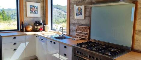 Kühlschrank, Mikrowelle, Ofen, Geschirrspüler