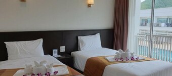 Swan Lake Hotel Sattahip