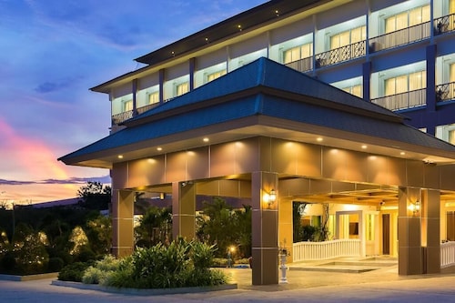 Swan Lake Hotel Sattahip