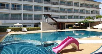 Swan Lake Hotel Sattahip