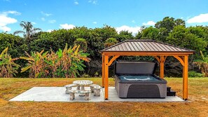 Property grounds - Canalfront Home Hot Tub BBQ 5BR 3BA Sleeps 14 (Port Charlotte)