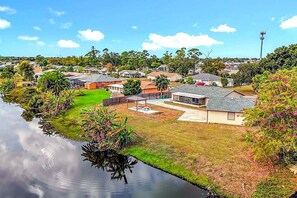 Exterior - Canalfront Home Hot Tub BBQ 5BR 3BA Sleeps 14 (Port Charlotte)