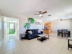 Televisión y oficina 