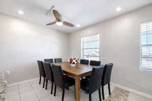 Dining - Backyard Pool Hot Tub Escape 4BR 3BA Sleeps 10 (Port Charlotte)