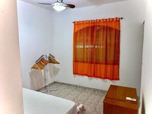 3 عدّة غرف نوم وخدمة الإنترنت