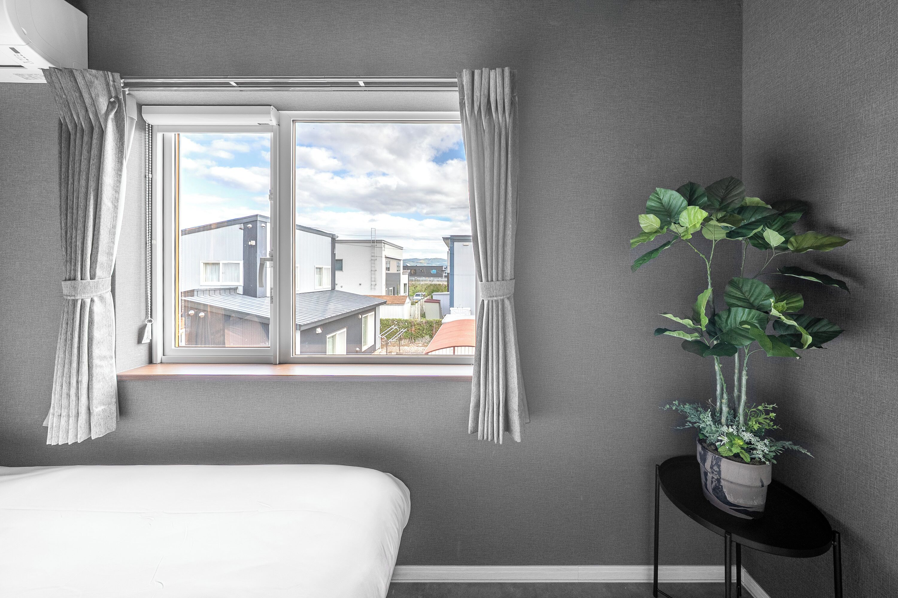 Desk, iron/ironing board, free WiFi