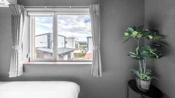 Schreibtisch, Bügeleisen/Bügelbrett, kostenloses WLAN