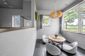 55-inch flat-screen TV with digital channels - THE SHIMMER FURANO (Furano)