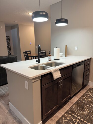 Legacy Retreat, your private 2-bdrm getaway in the modern area of Grand Island