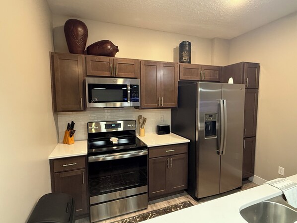 Private kitchen - Legacy Retreat, your private 2-bdrm getaway in the modern area of Grand Island (Grand Island)