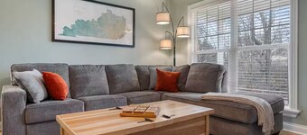 Spacious, Pristine Home w/ Firepit, Bourbon Lounge