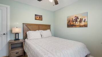 4 bedrooms, iron/ironing board, WiFi, bed sheets