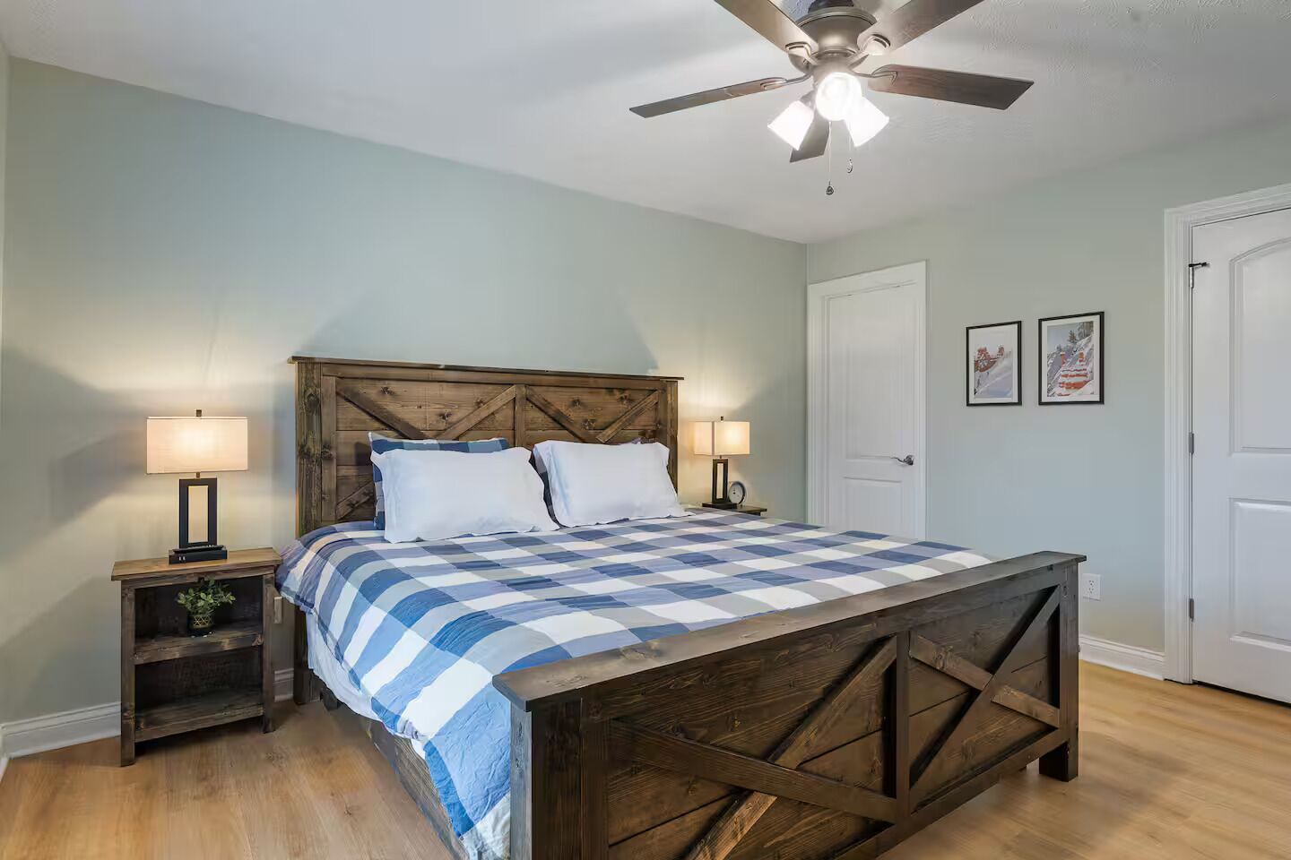 4 bedrooms, iron/ironing board, WiFi, bed sheets