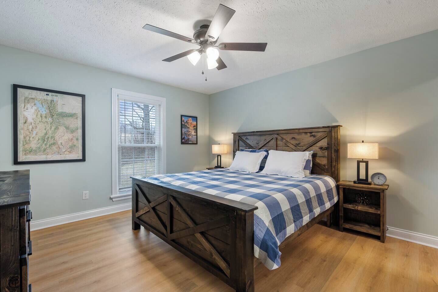 4 makuuhuonetta, silitysrauta/-lauta, Wi-Fi, vuodevaatteet